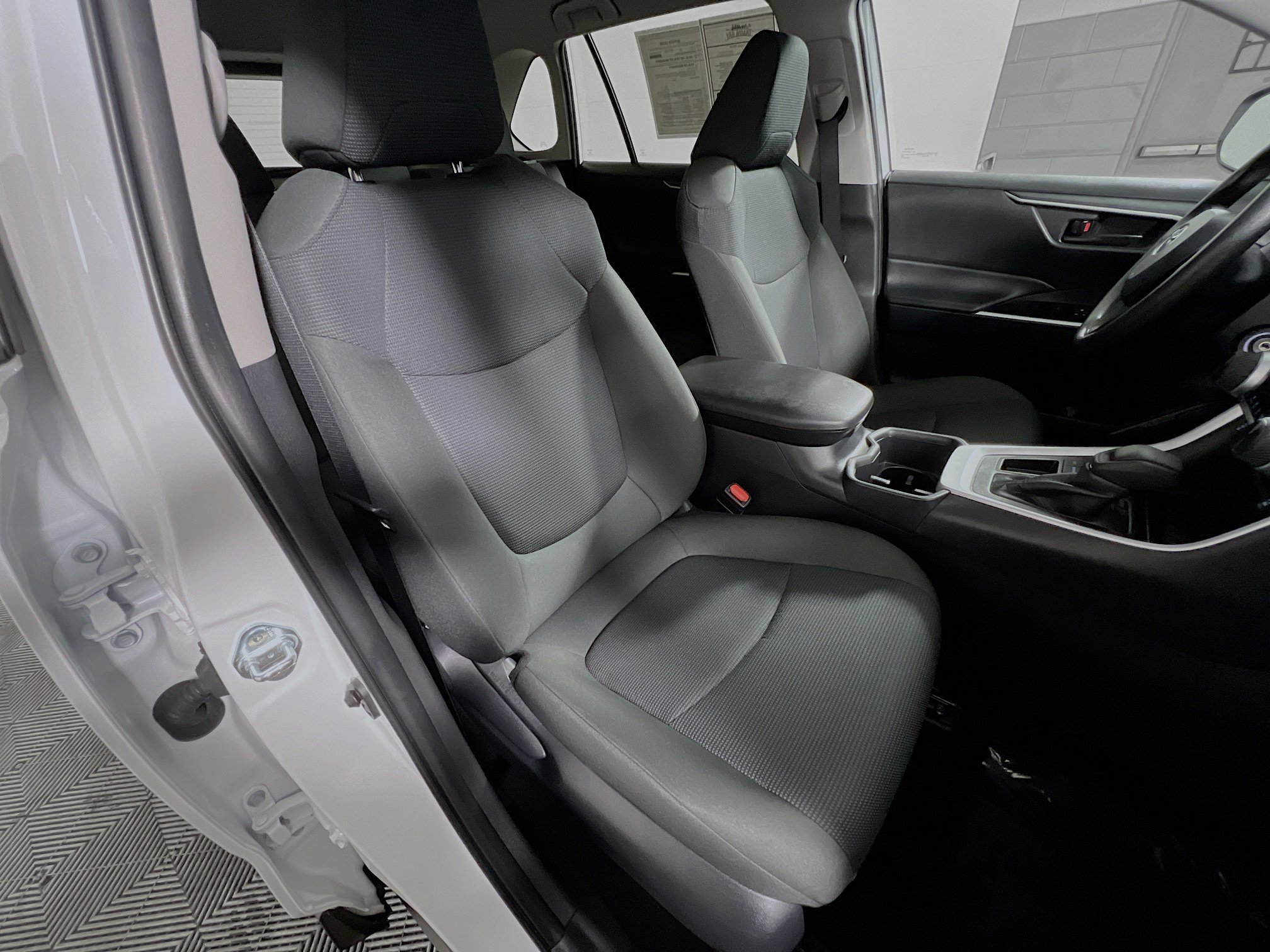 Used 2025 Toyota RAV4 LE image 35