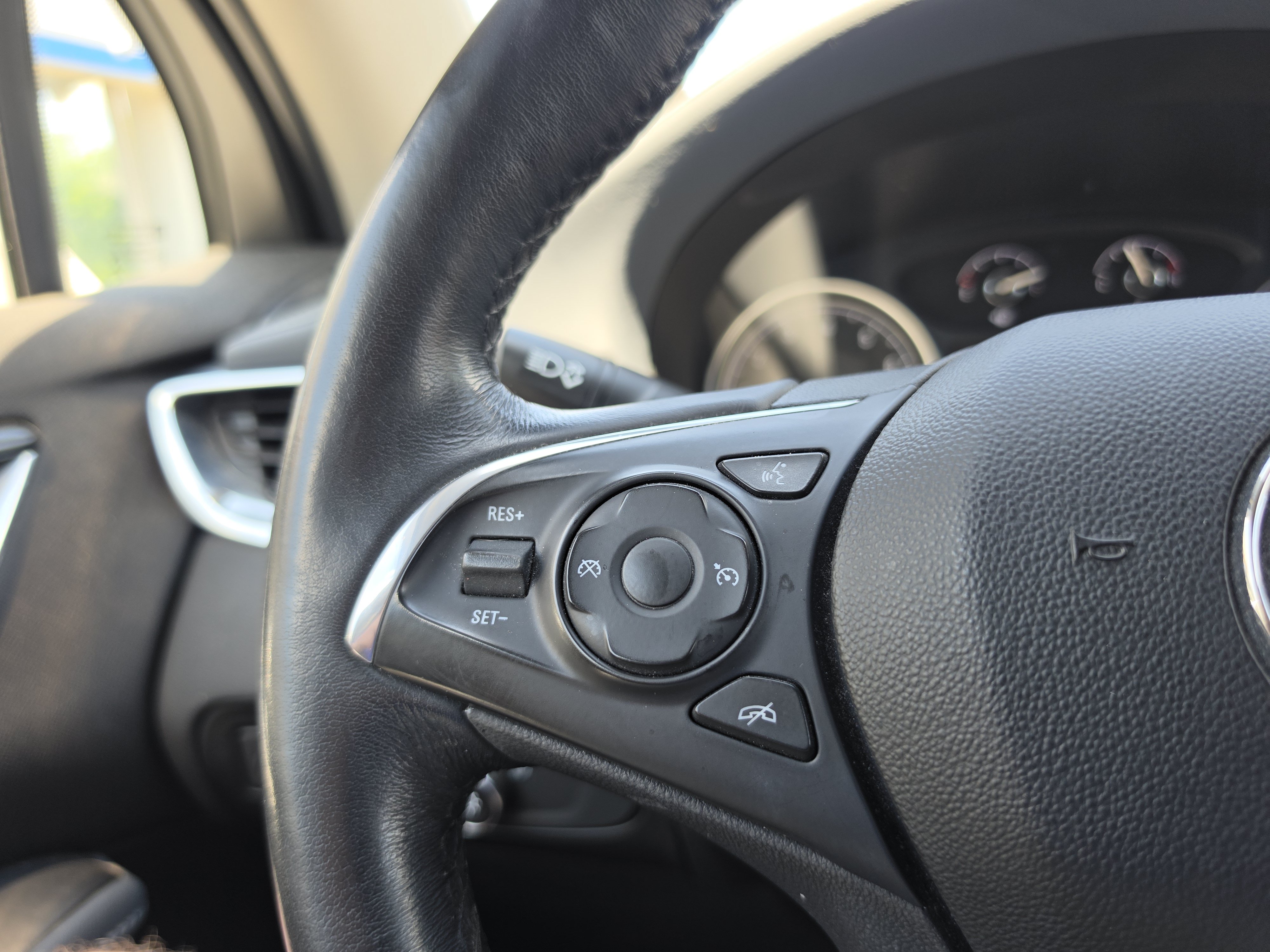 Used 2021 Buick Enclave Essence AWD/4WD image 20