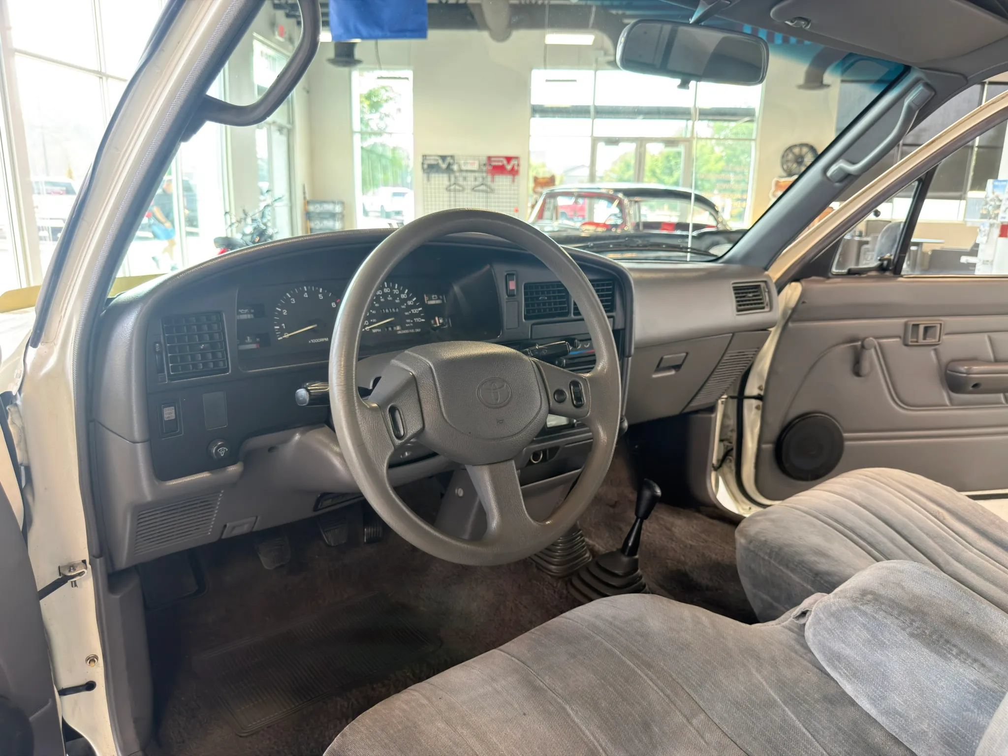 Used 1992 Toyota Pickup Deluxe AWD/4WD image 14