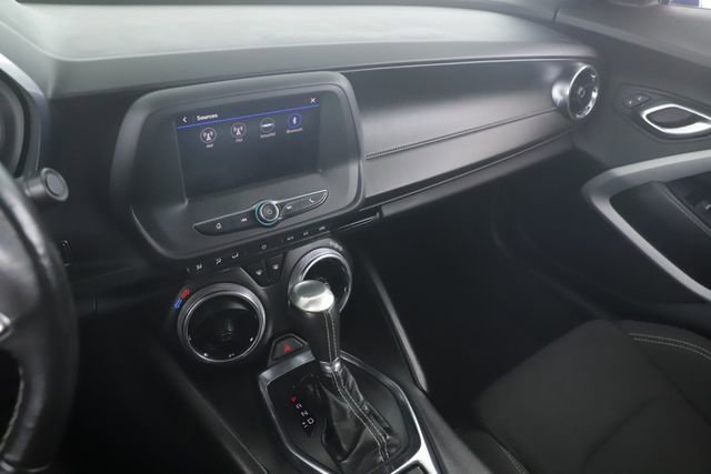 Used 2020 Chevrolet Camaro LT image 5