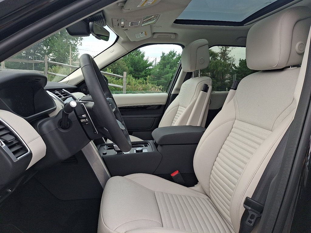 Used 2026 Land Rover Discovery S AWD/4WD image 13