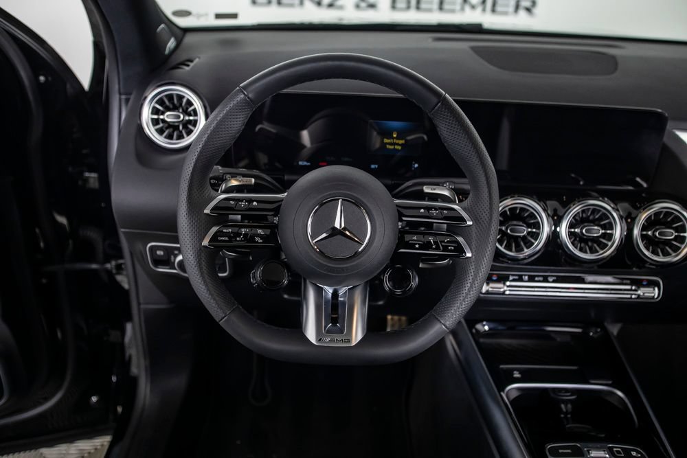 Used 2025 Mercedes-Benz GLA 35 AMG 4MATIC image 25