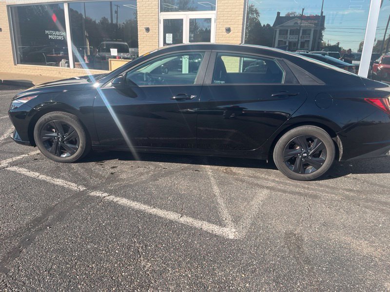 Used 2023 Hyundai Elantra SEL w/ Cargo Package FWD image 8