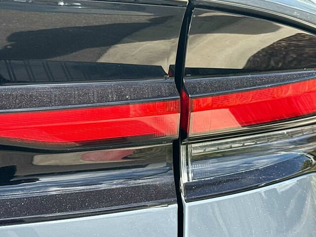 Used 2024 Toyota Prius LE FWD image 32