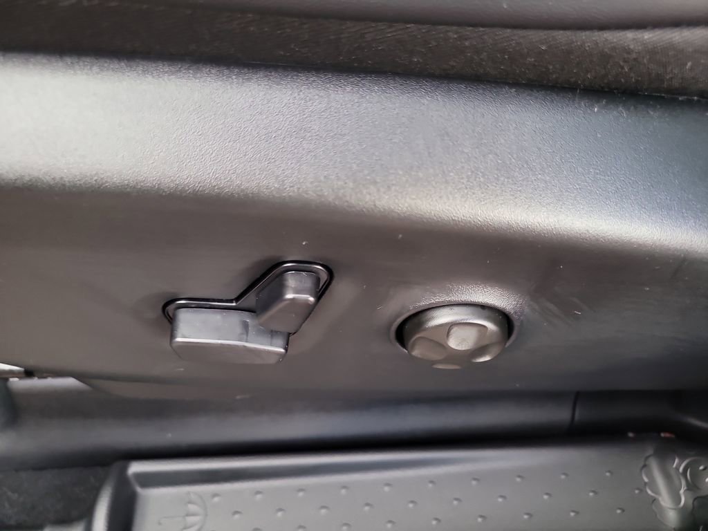 New 2026 Chrysler Voyager LX image 20