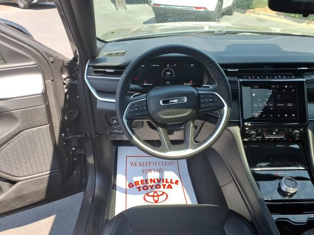 Used 2023 Jeep Grand Cherokee Altitude AWD/4WD image 12