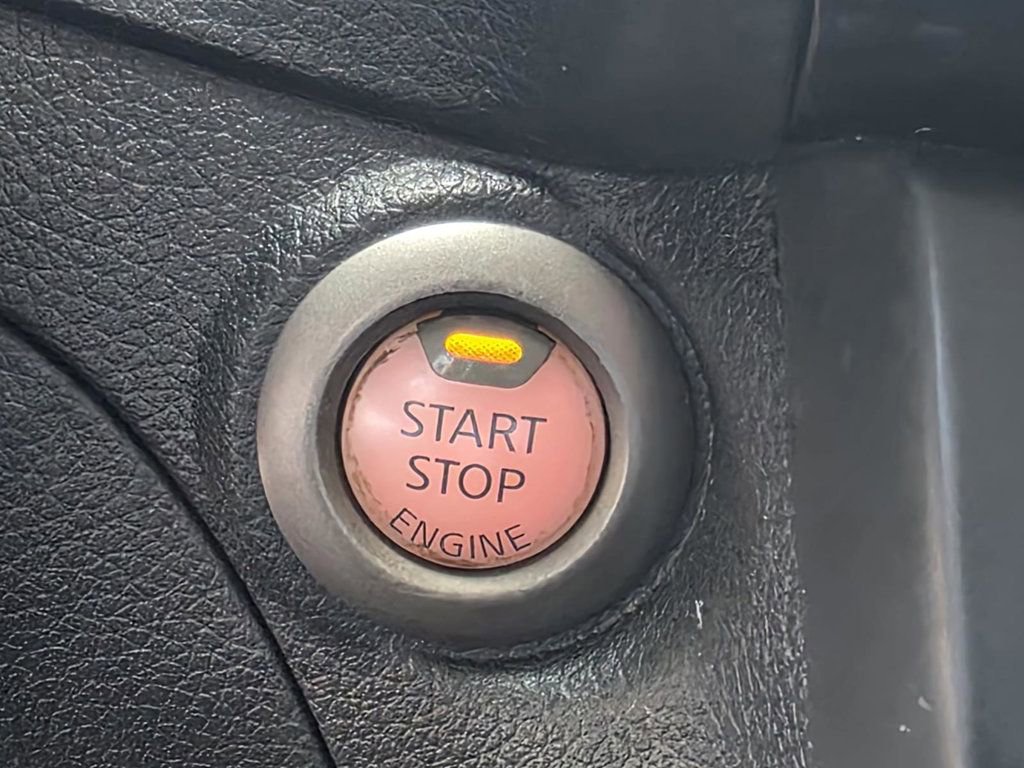 Used 2016 Nissan Sentra SV image 14