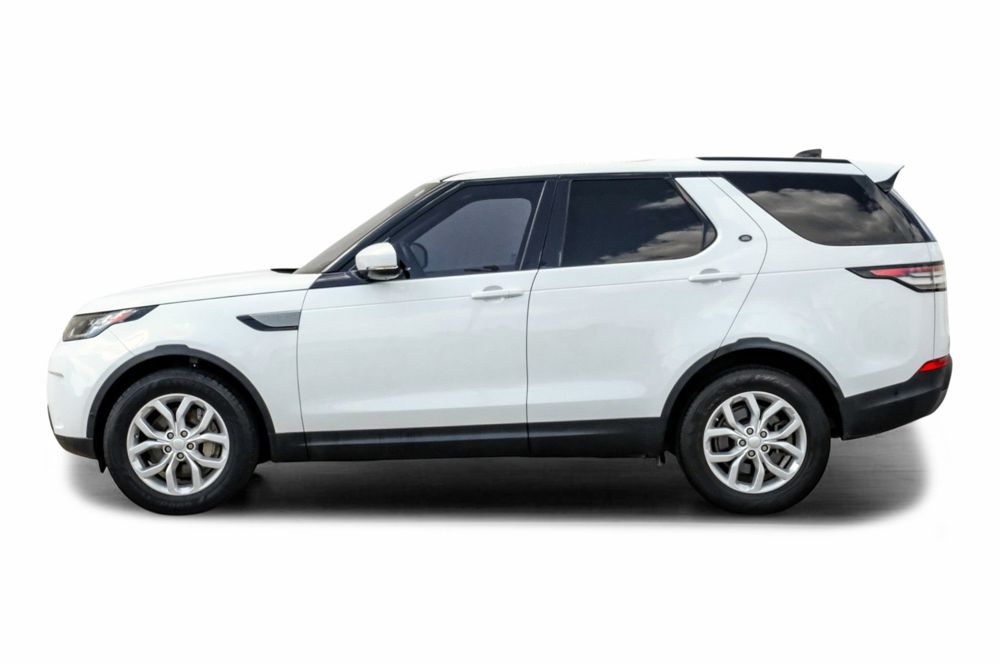 Used 2020 Land Rover Discovery SE AWD/4WD image 11