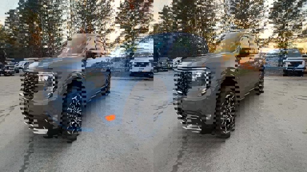 New 2025 Ford Maverick Lariat image 2