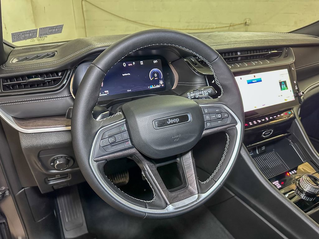 New 2026 Jeep Grand Cherokee Altitude image 20