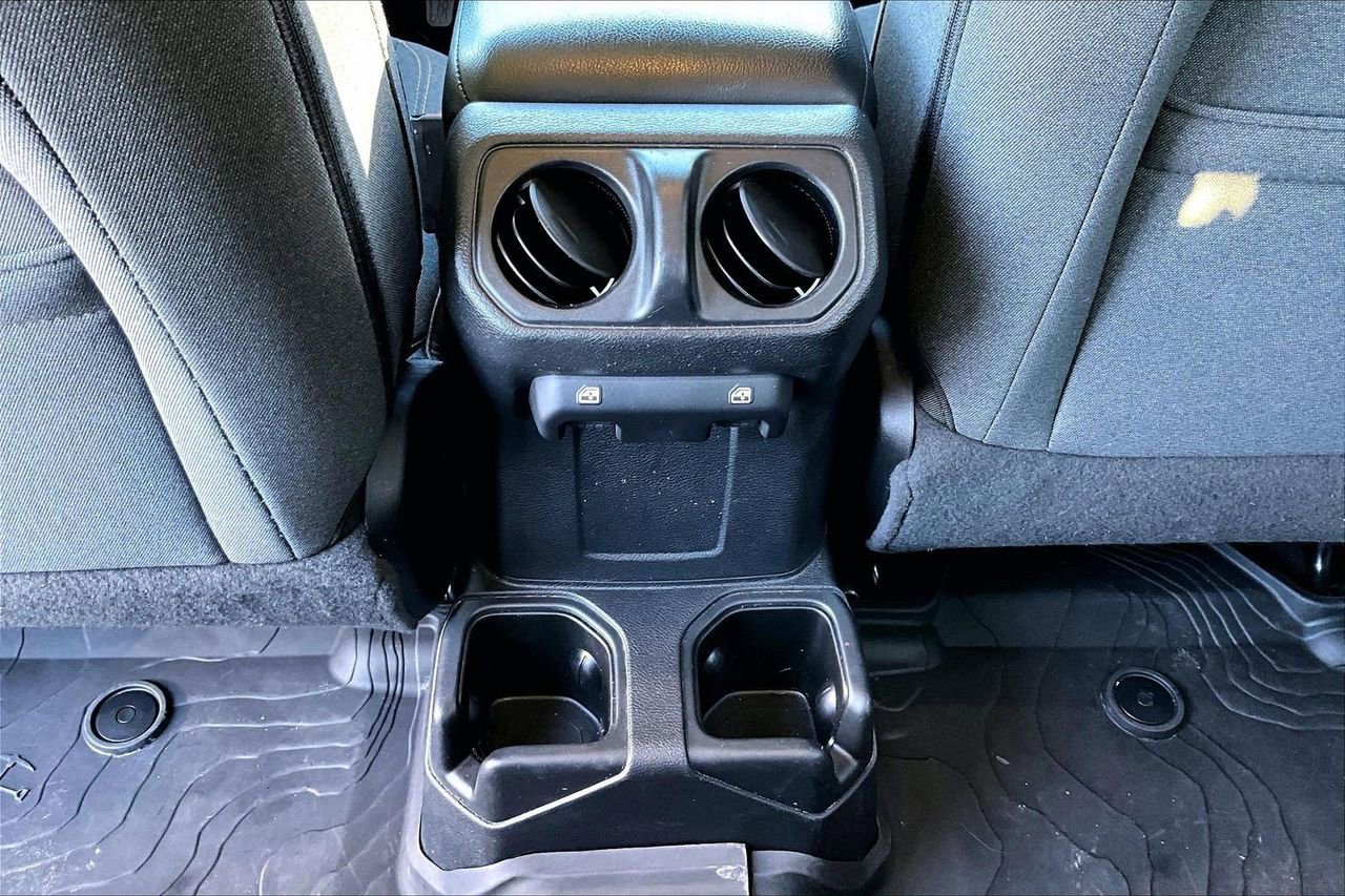 Certified 2024 Jeep Wrangler Willys image 15