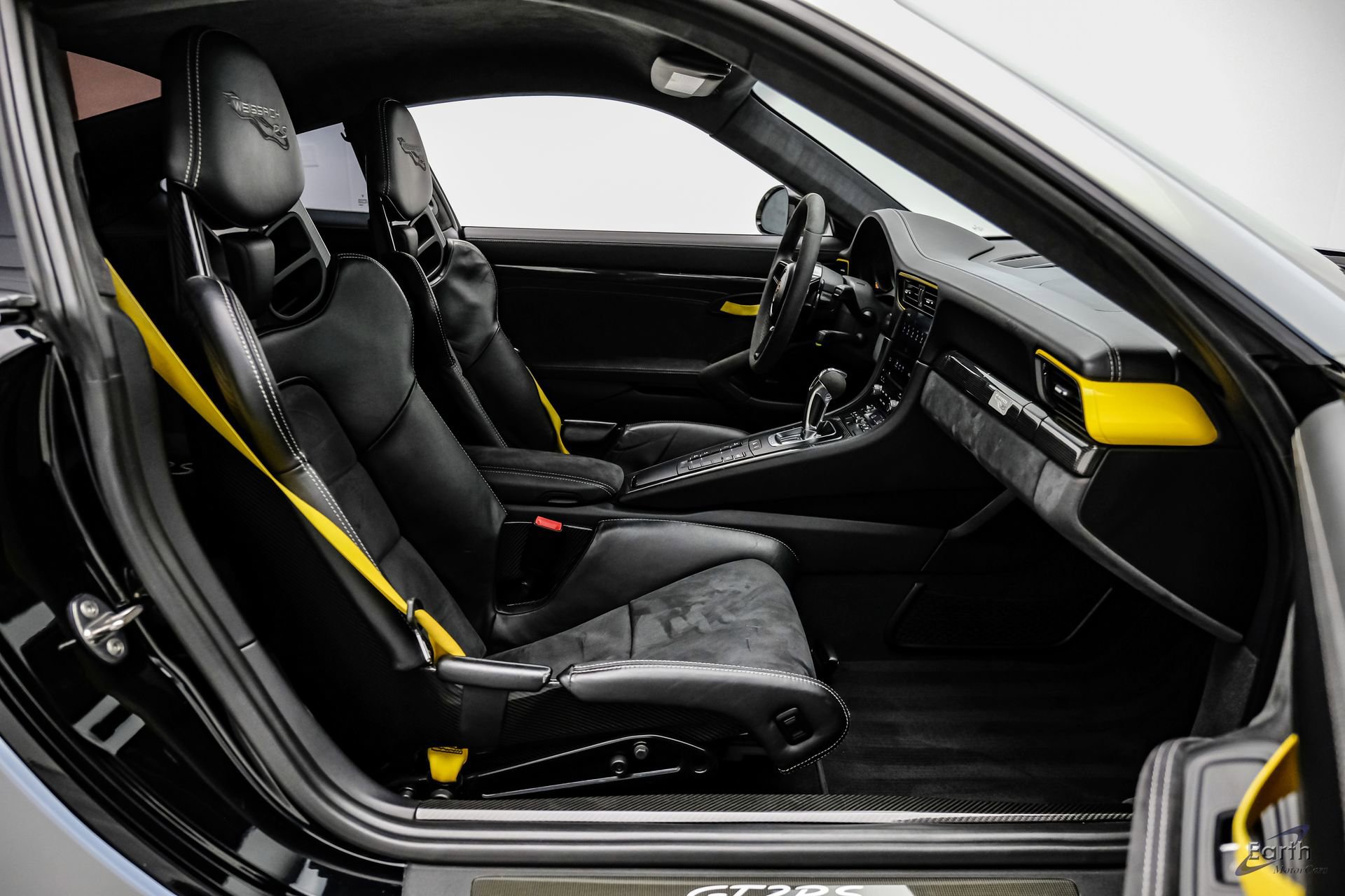 Used 2018 Porsche 911 GT2 RS w/ Weissach Package RWD image 59