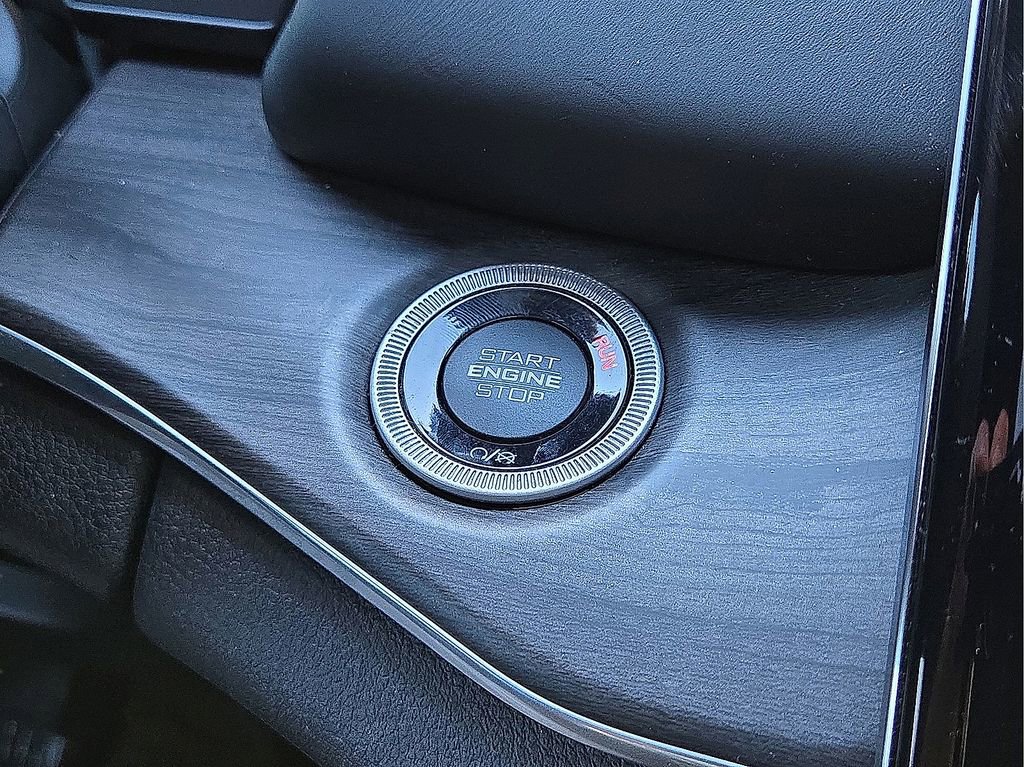 Used 2022 Jeep Grand Cherokee Overland image 32