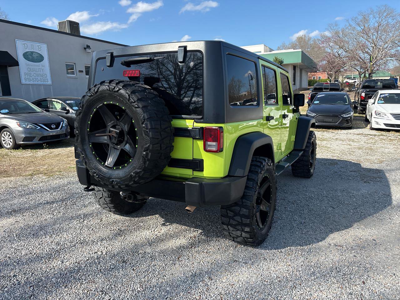 Used 2016 Jeep Wrangler Unlimited Rubicon w/ Max Tow Package image 9