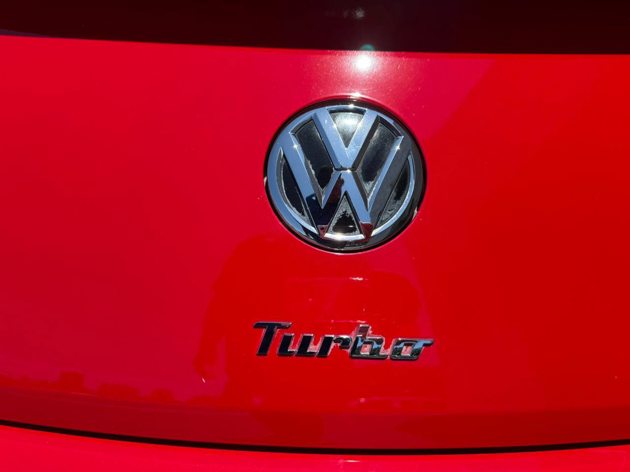 Used 2013 Volkswagen Beetle 2.0T FWD image 6