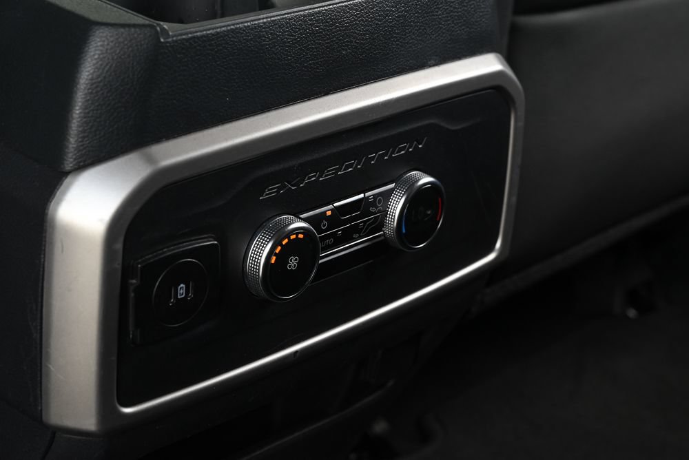 Used 2024 Ford Expedition XLT RWD image 33