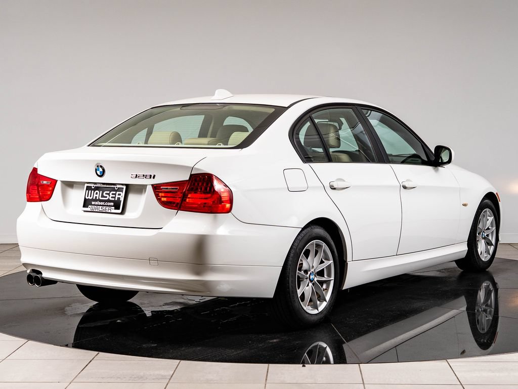 Used 2010 BMW 328i Sedan RWD image 10