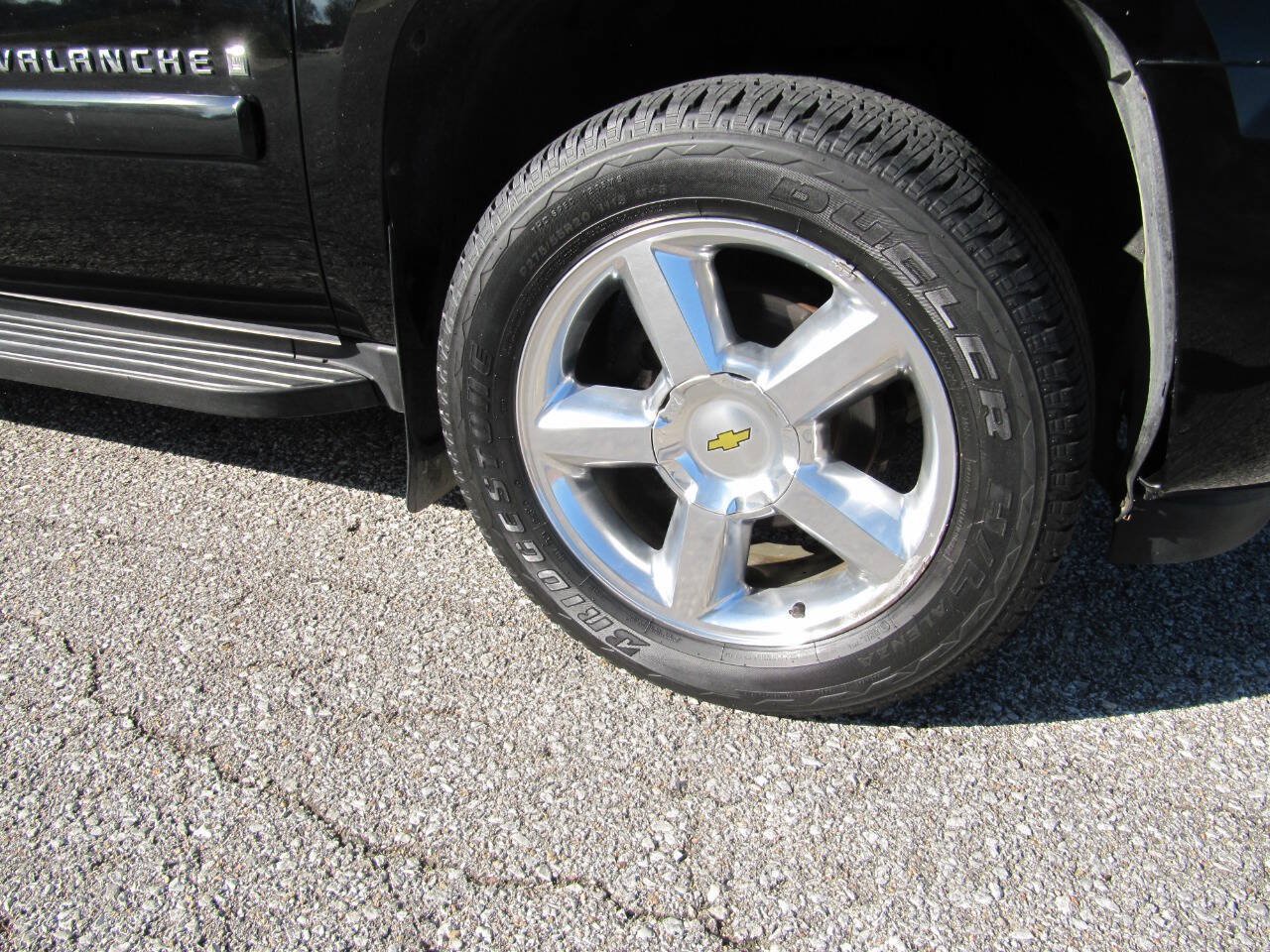 Used 2008 Chevrolet Avalanche LTZ w/ LTZ Preferred Equipment Group AWD/4WD image 15