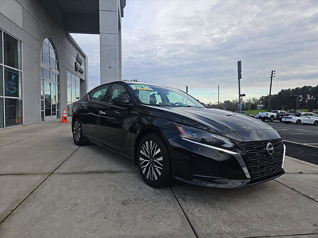 Used 2023 Nissan Altima 2.5 SV w/ SV Premium Package image 5