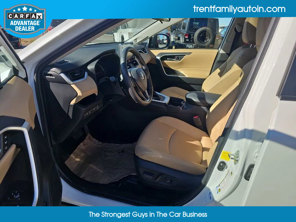 Used 2021 Toyota RAV4 XLE Premium image 30