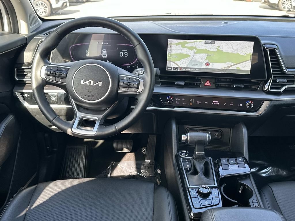 Used 2023 Kia Sportage EX AWD/4WD image 3