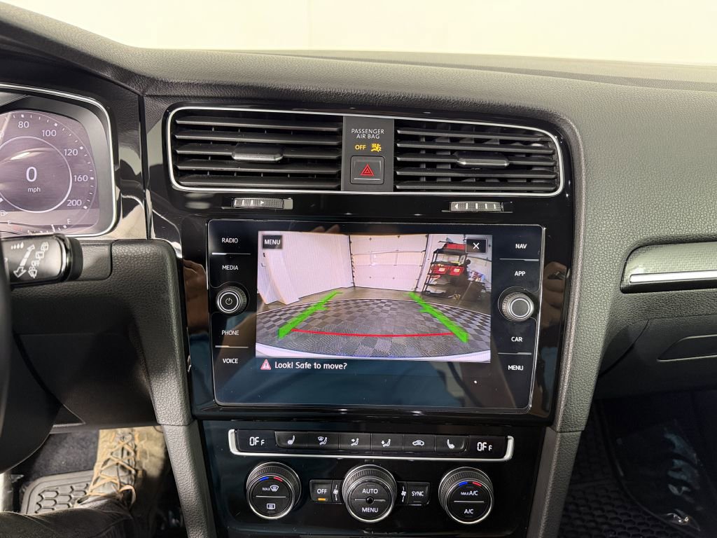 Used 2018 Volkswagen Golf 4-Door AWD/4WD image 29