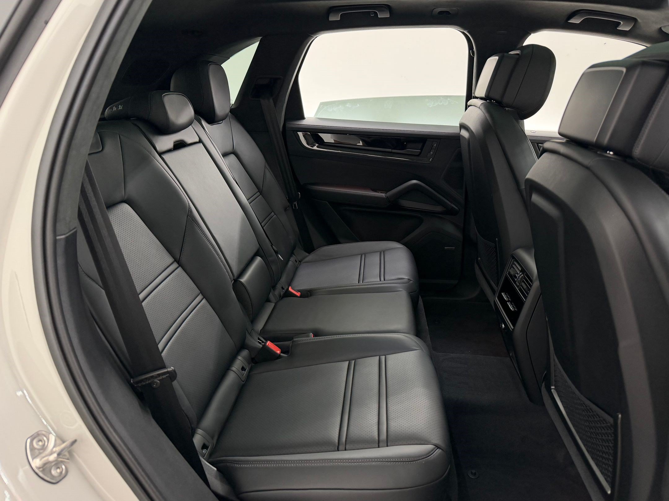 New 2026 Porsche Cayenne GTS AWD/4WD image 30