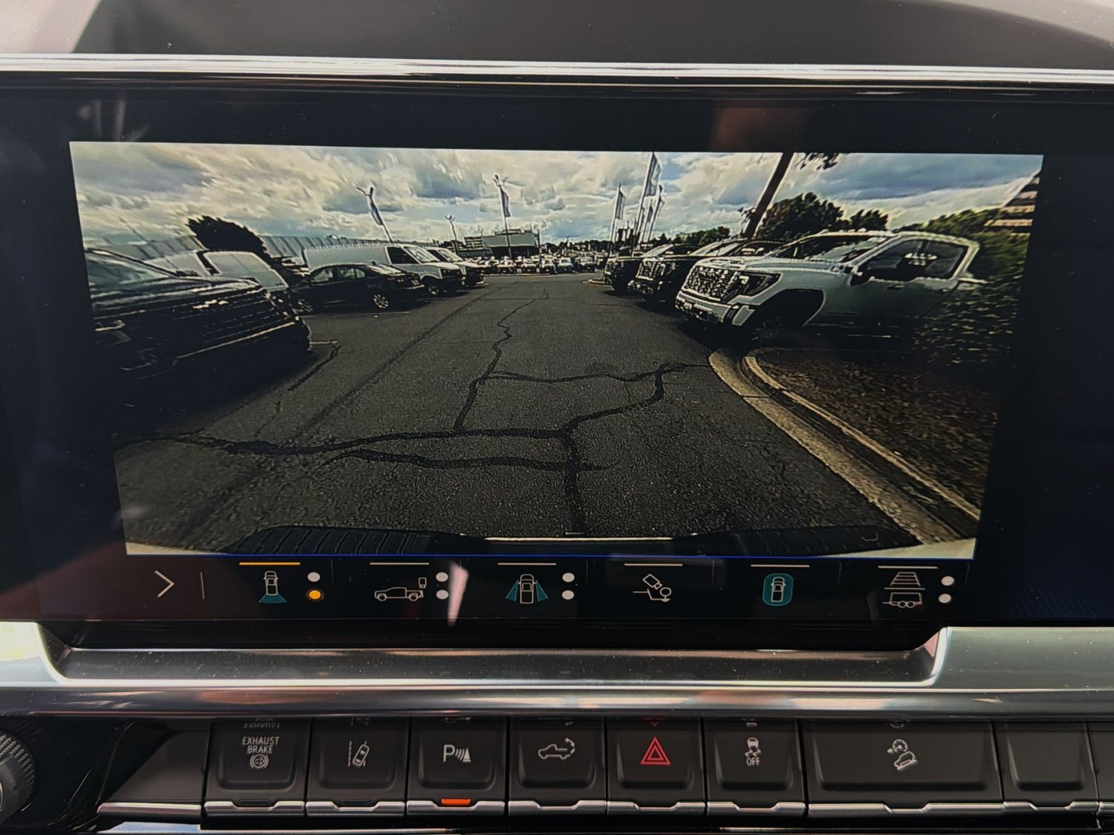 New 2026 Chevrolet Silverado 2500 LTZ w/ LTZ Plus Package AWD/4WD image 19
