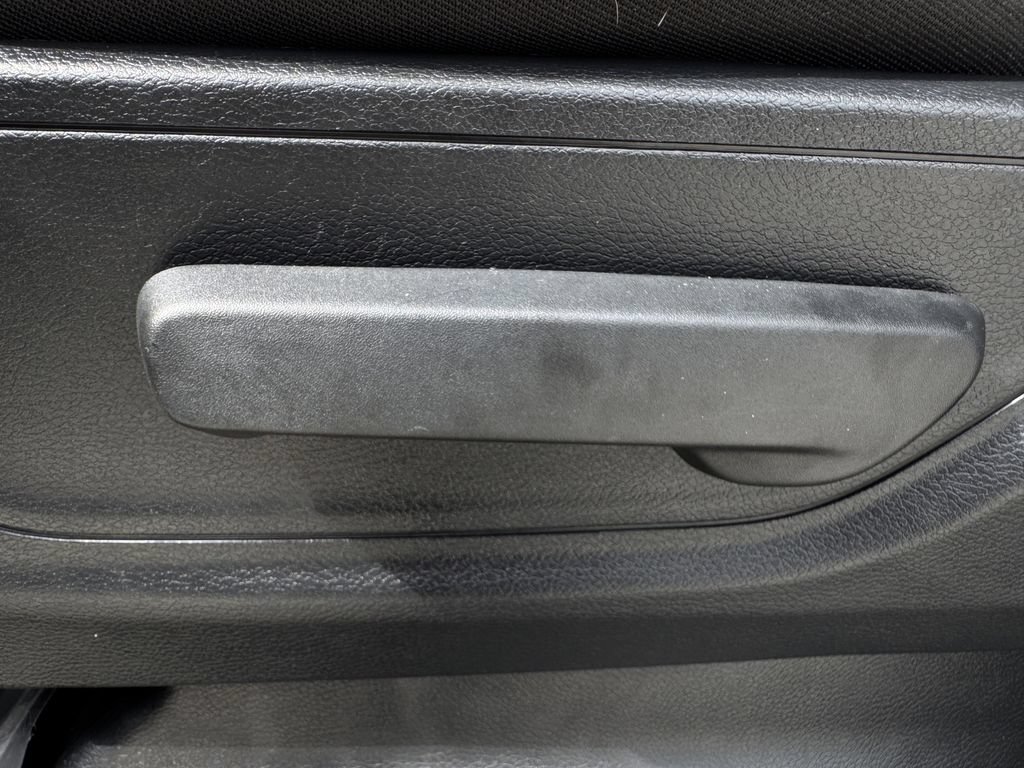 Used 2025 RAM 1500 Warlock AWD/4WD image 25