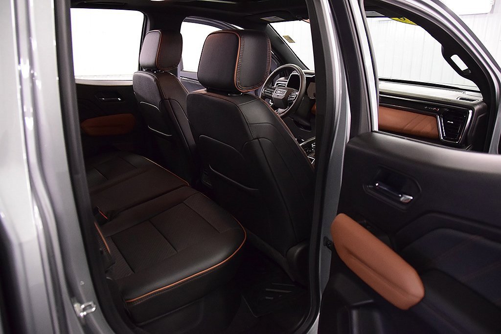 Used 2026 GMC Canyon AT4 w/ Technology Plus Package image 33