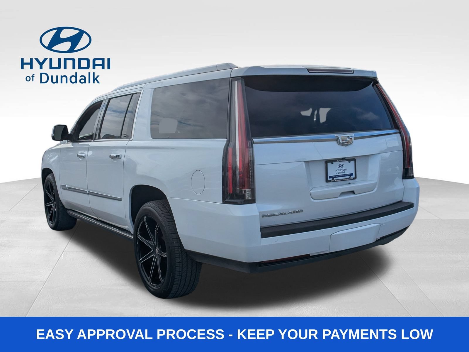 Used 2016 Cadillac Escalade ESV Platinum AWD/4WD image 3