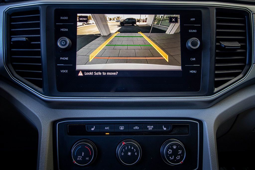 Used 2018 Volkswagen Atlas SE image 3