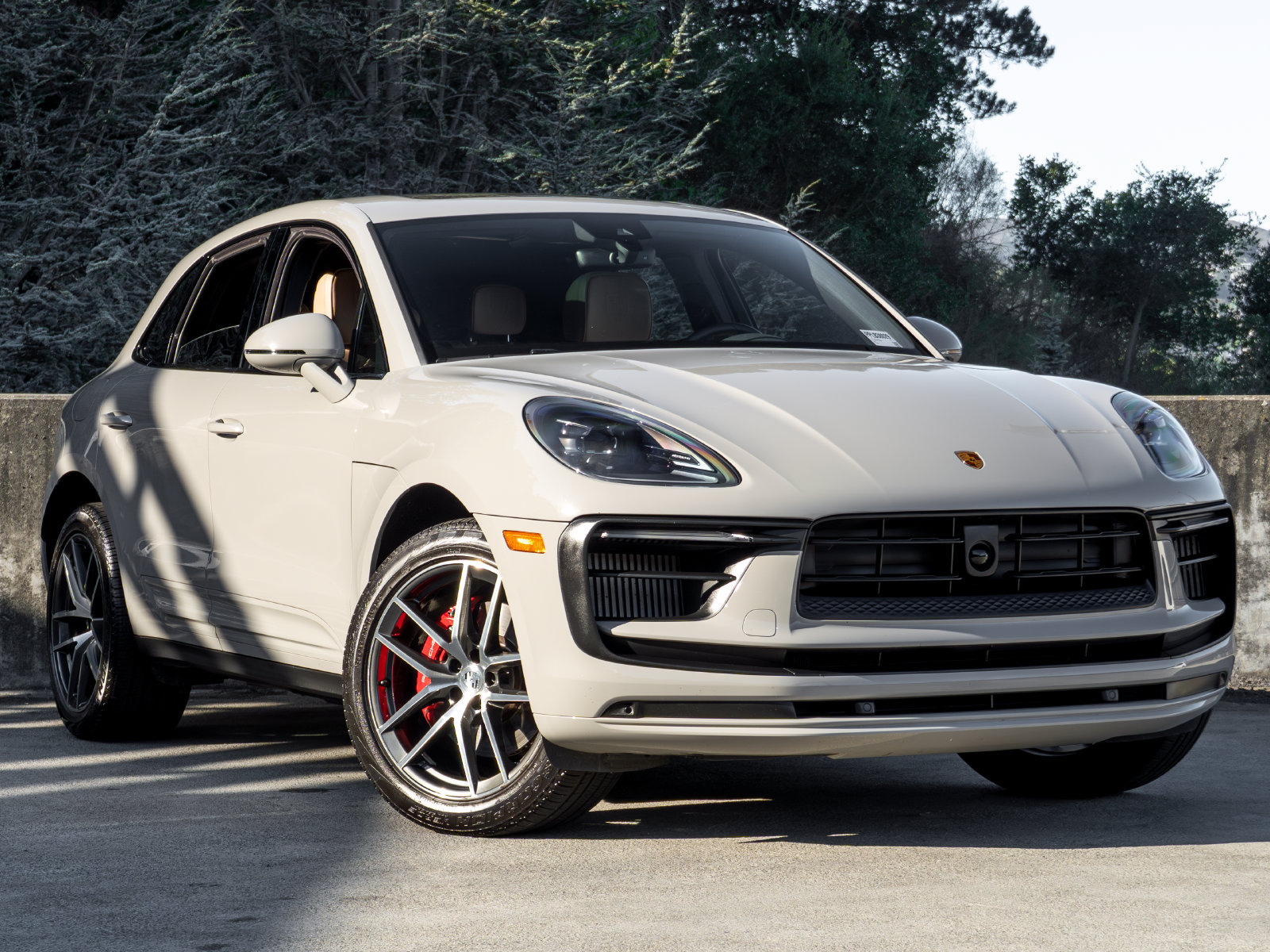 Certified 2023 Porsche Macan S AWD/4WD image 6