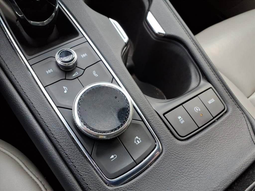 Used 2022 Cadillac XT4 Luxury w/ Cold Weather Package image 22