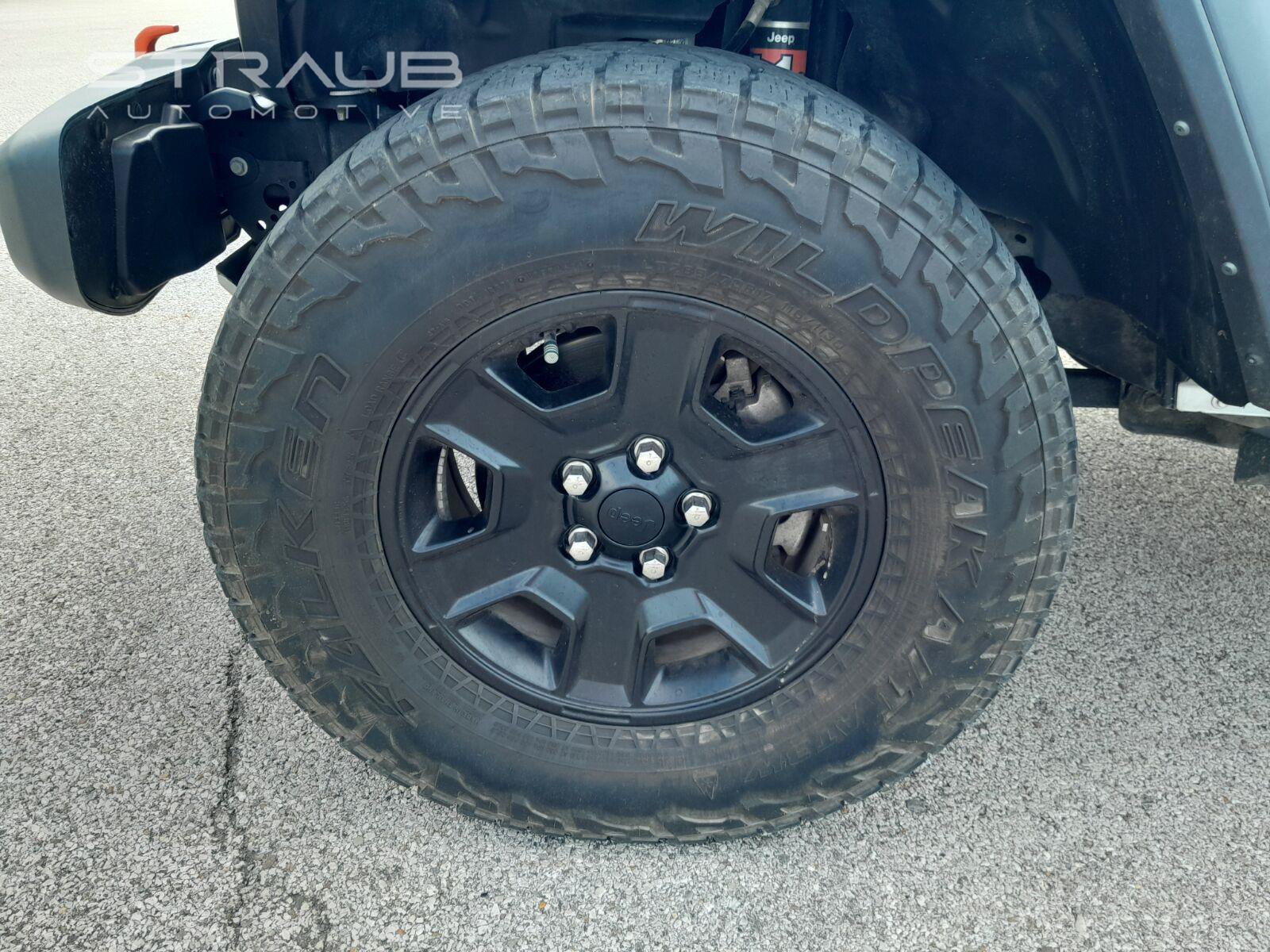 Used 2022 Jeep Gladiator Mojave w/ Cold Weather Group AWD/4WD image 9