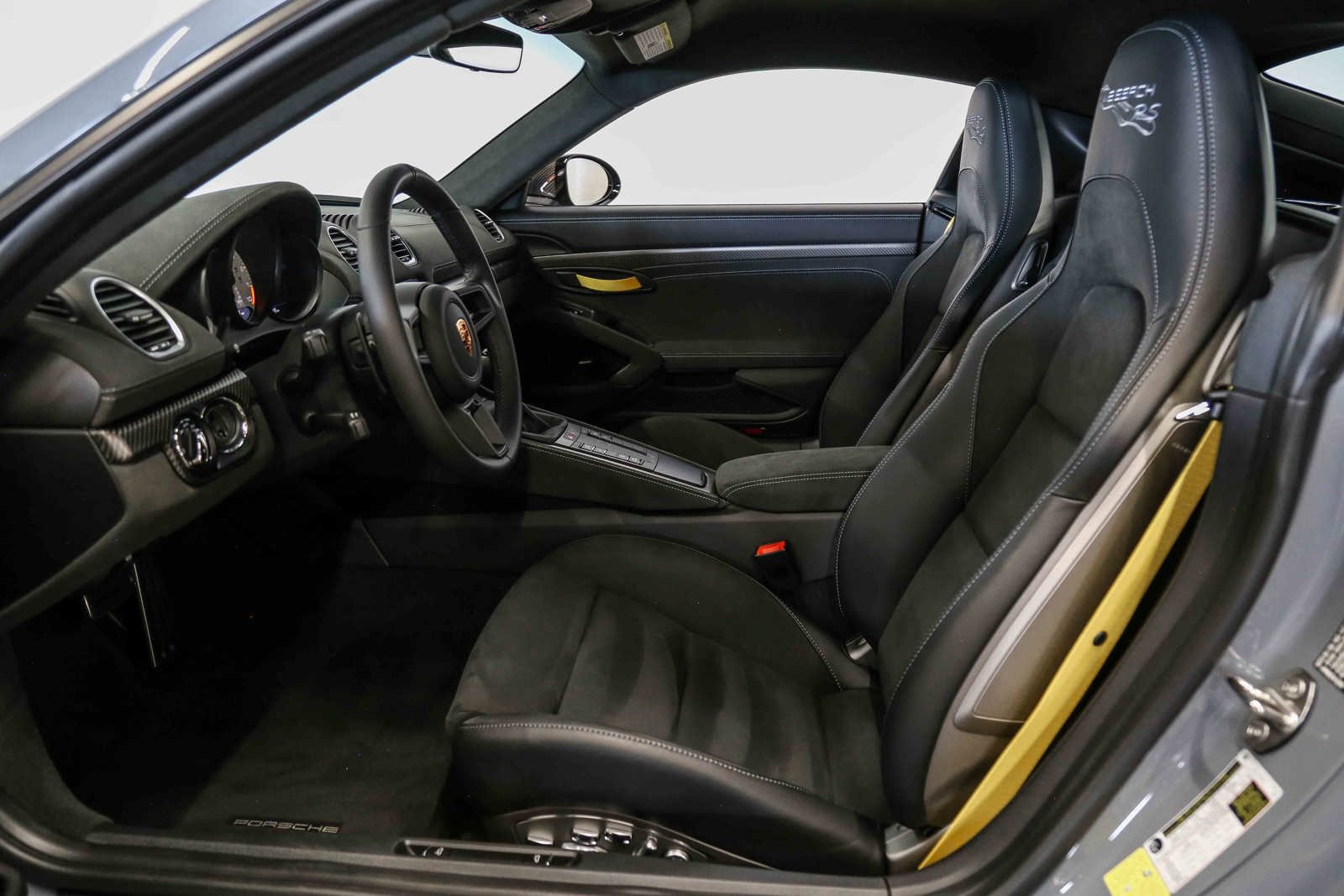 Used 2025 Porsche 718 Cayman GT4 RS w/ Weissach Package RWD image 39