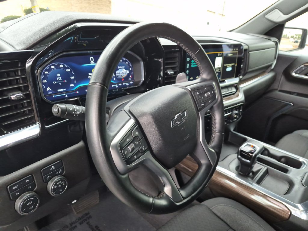 Used 2024 Chevrolet Silverado 1500 RST w/ Z71 Off-Road Package AWD/4WD image 17
