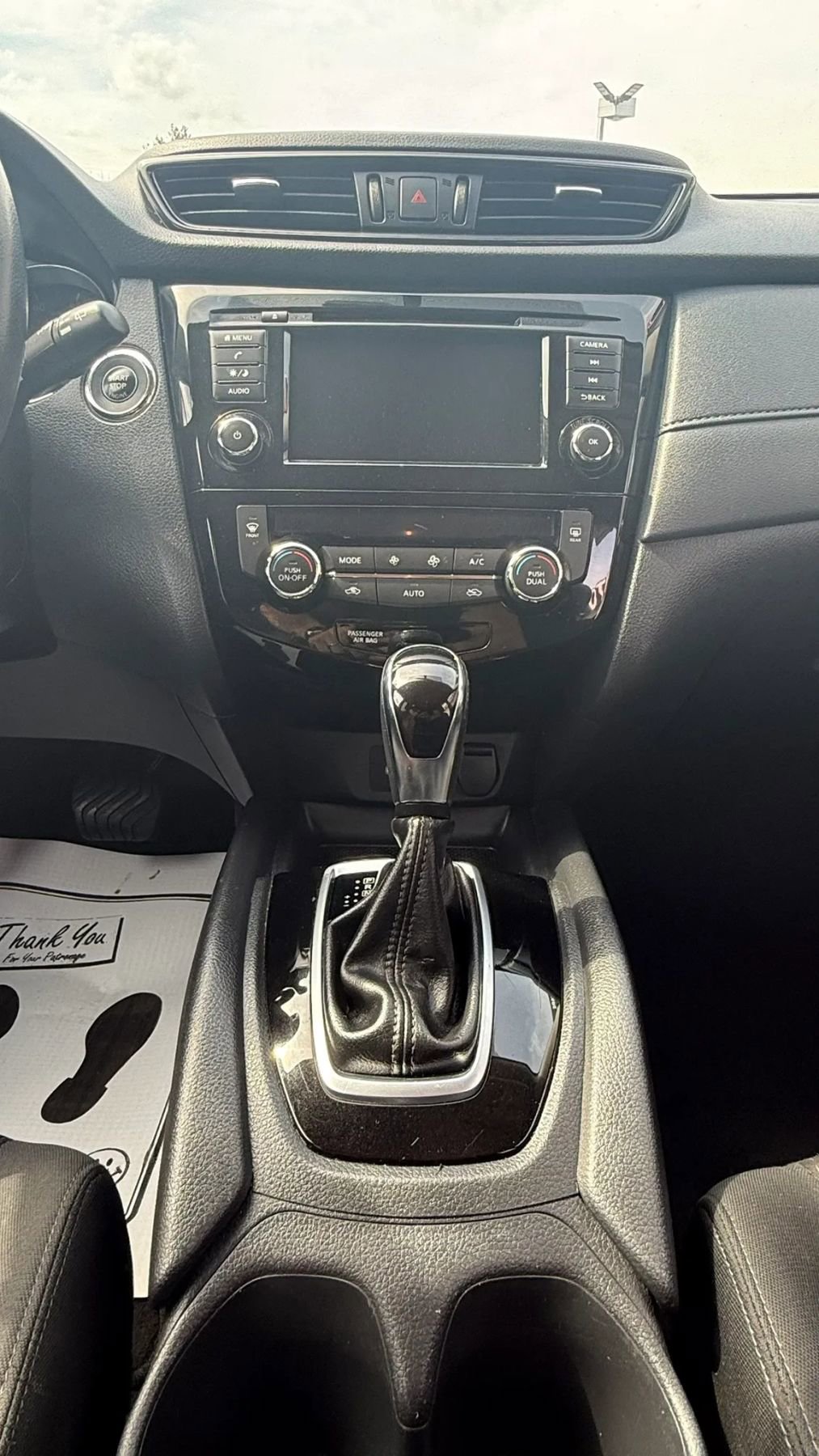 Used 2018 Nissan Rogue SV image 15