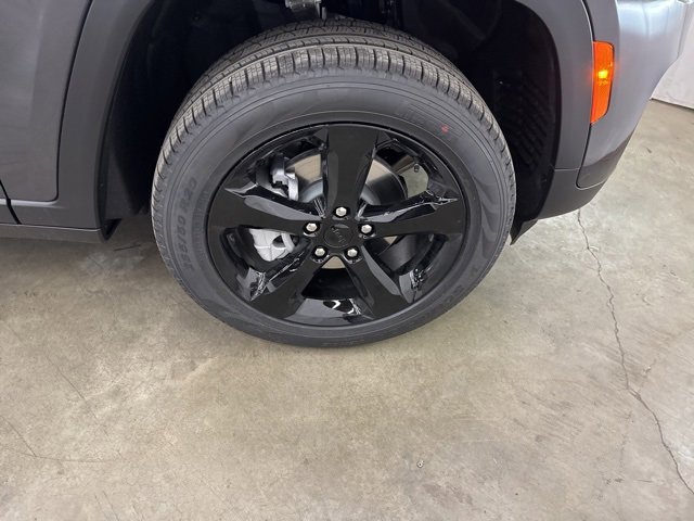 New 2025 Jeep Grand Cherokee Limited w/ Black Appearance Package image 26