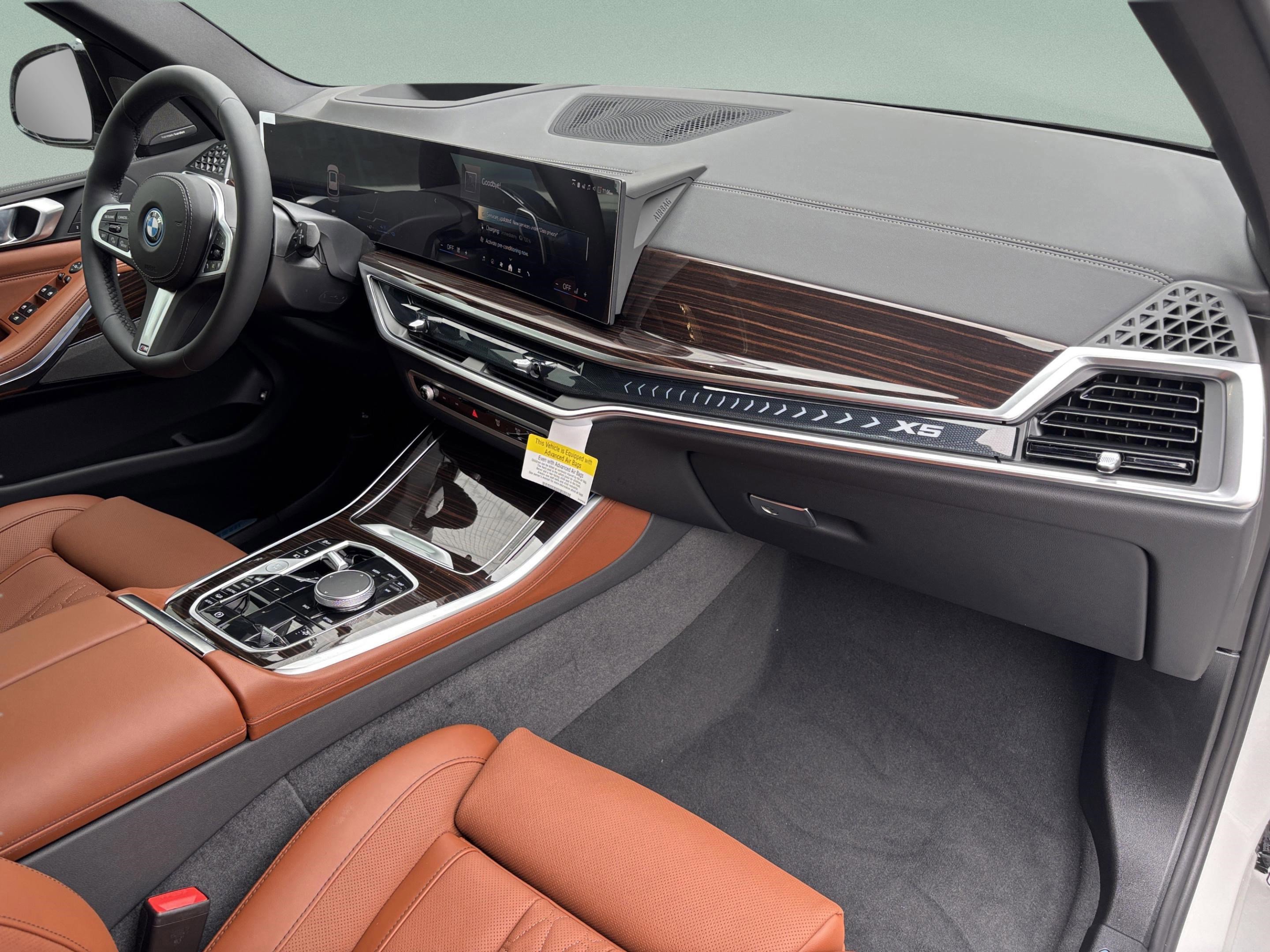 Used 2026 BMW X5 xDrive50e w/ M Sport Package image 9