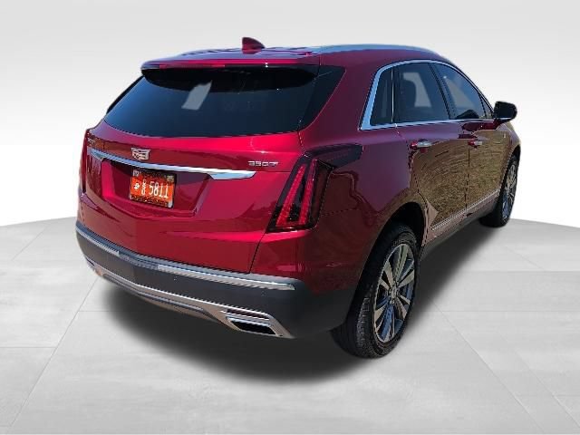 Used 2021 Cadillac XT5 Premium Luxury FWD image 3