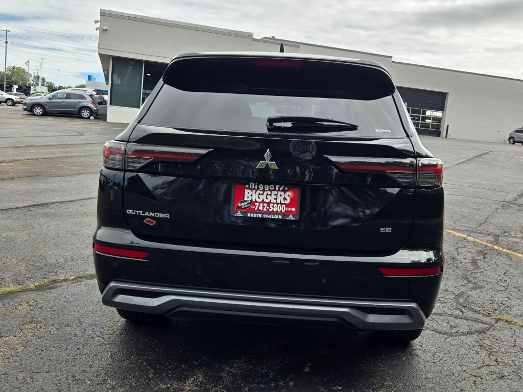 New 2026 Mitsubishi Outlander SE AWD/4WD image 12