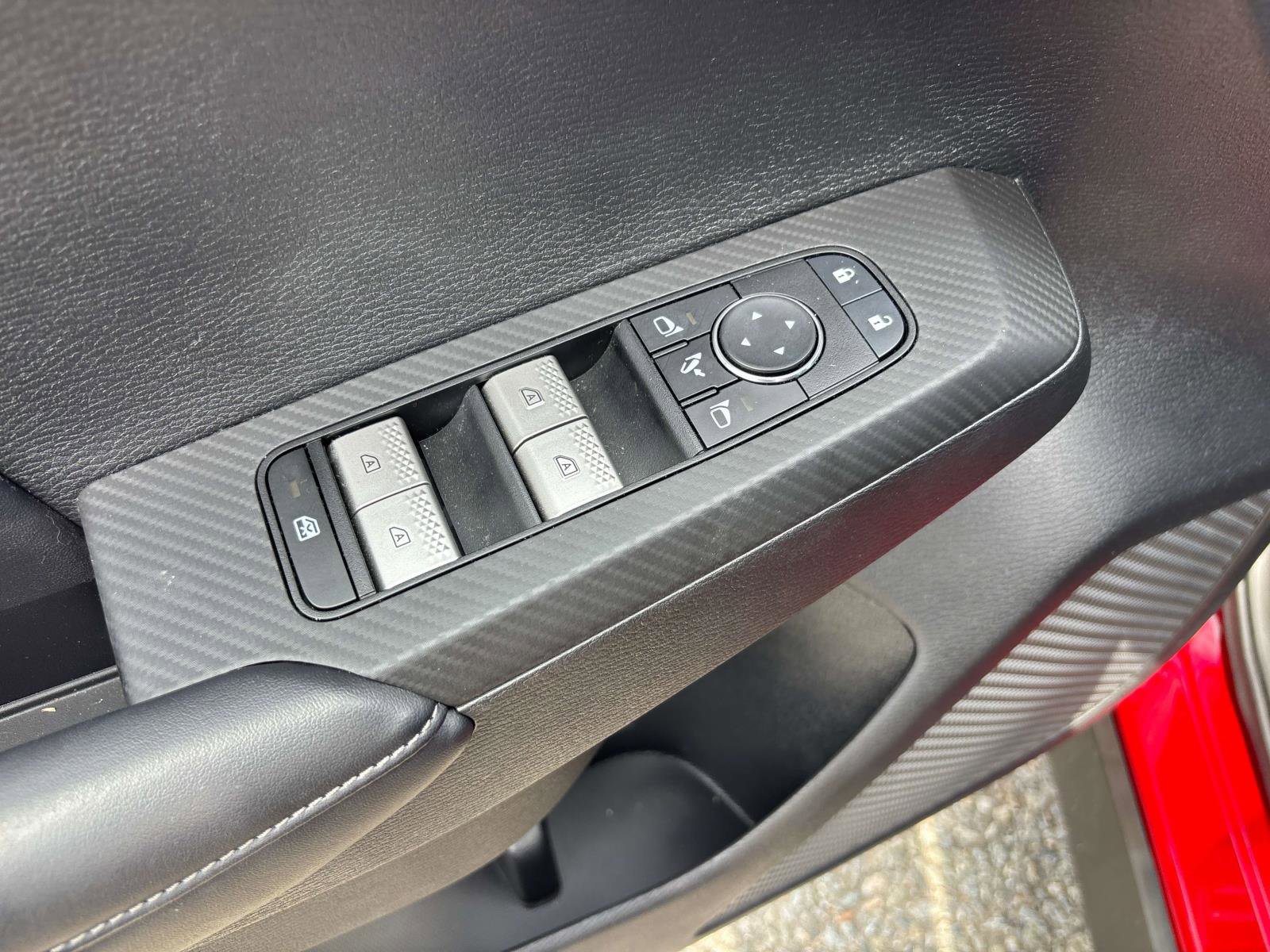 Used 2024 Mitsubishi Outlander SE image 16
