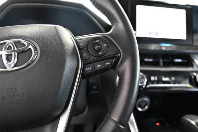 Used 2023 Toyota Venza LE image 24