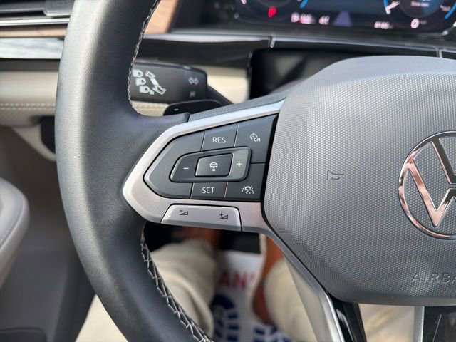 Used 2025 Volkswagen Atlas SE image 16