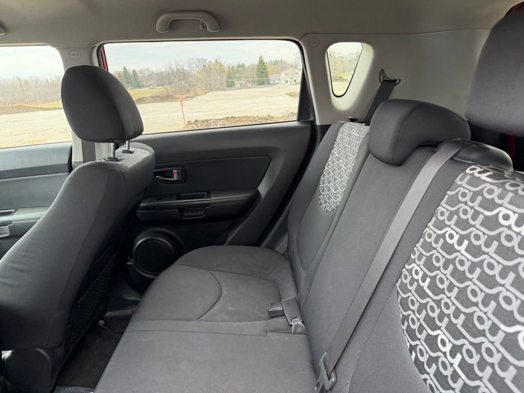 Used 2010 Kia Soul + image 7