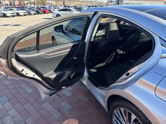 Used 2019 Lexus ES 350 w/ Accessory Package 2 image 27