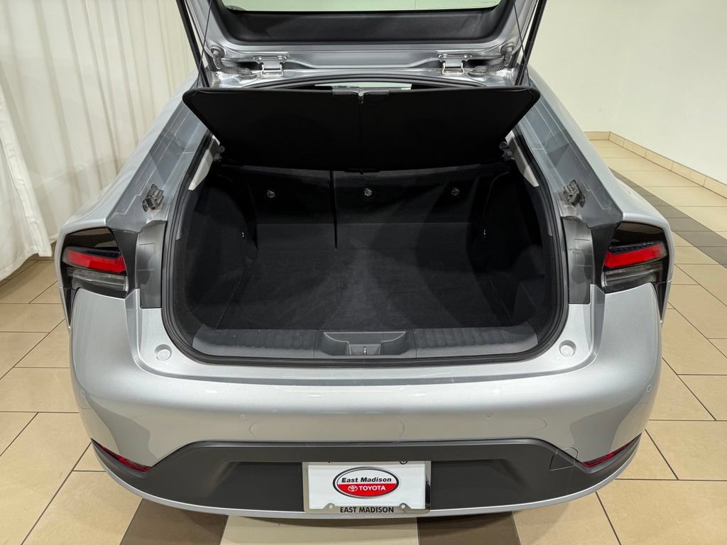 Certified 2025 Toyota Prius LE FWD image 11