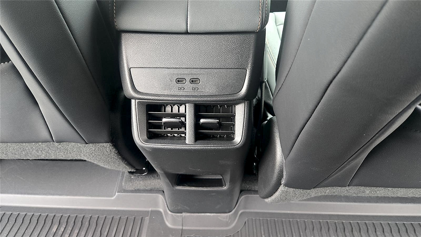 New 2026 GMC Terrain AT4 w/ LPO, Floor Liner Package AWD/4WD image 27