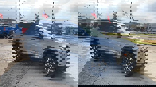 New 2026 Chevrolet Equinox LT w/ Convenience Package II image 2